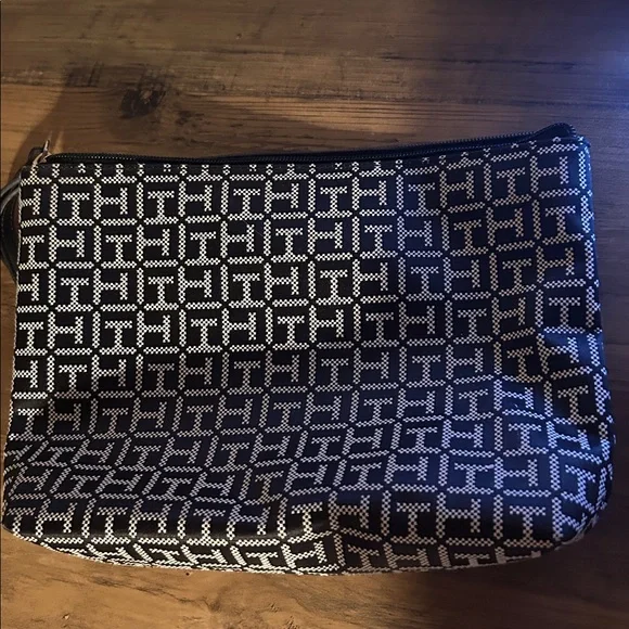 Black and White Tommy Hilfiger Women's Bag - Picture 5 of 5